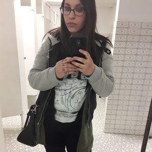 Meet your Posher, Melissa